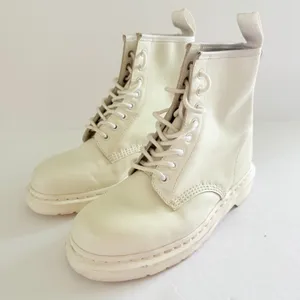 Dr Martens 1460 Mono White Smooth Leather Lace Up Combat Boots Iconic Sole 8M/9L thumbnail 1