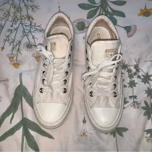 Converse shoes thumbnail 4