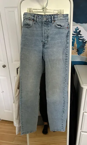 H&M Mom Jeans thumbnail 1