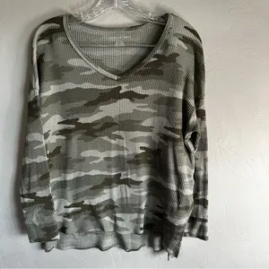 American Eagle Oversized Camo Thermal‎ Long Sleeve Top thumbnail 2