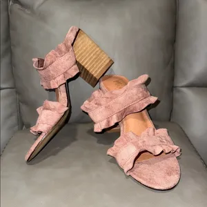 Mi.iM Blush Suede Ruffle Heels Pink Size 6.5 thumbnail 1