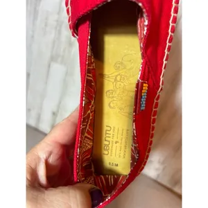 Women's Ubuntu Classic Red Afridrilles Size‎ 9.5 thumbnail 3