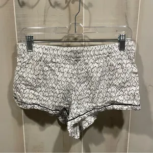 Cute soft cotton blend Victoria’s Secret black white heart shorts pajamas lounge thumbnail 7