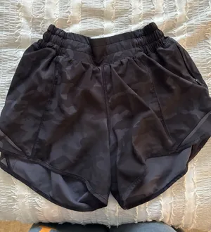 Lululemon Shorts thumbnail 1