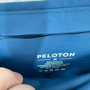 Peloton Women's Size Medium 7/8 Leggings Running Spinning Cycling Blue Logo‎ thumbnail 3