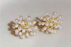Elegant Gold and White Pearl Stud Earrings thumbnail 1