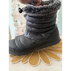 The North Face Womens‎ Thermoball Insulated Black Winter Snow Boots Sz 10 thumbnail 3