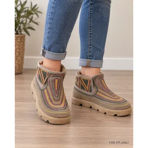Bernardo Drea Embroidered Suede Sheepskin Lined Ankle Boots Women's 7M thumbnail 9