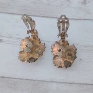 Vintage Clip On Earrings 1 & 1/8" Fall Tones Leaf Like - Tarnished? thumbnail 4