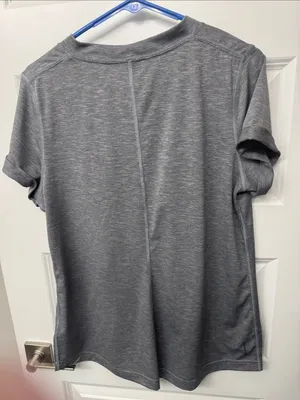 The North Face Women's Heather Gray V-Neck Short Sleeve Tee thumbnail 4