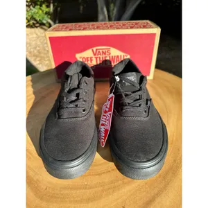 VANS Women's Doheny Canvas Black/Black Lace Up Canvas Sneaker Size 6 thumbnail 2