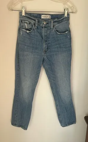 Abercrombie & Fitch High Rise Mom Jeans Distressed Size 0S Light Wash thumbnail 1