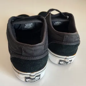 Vans Chukka Low women’s black sneakers thumbnail 2