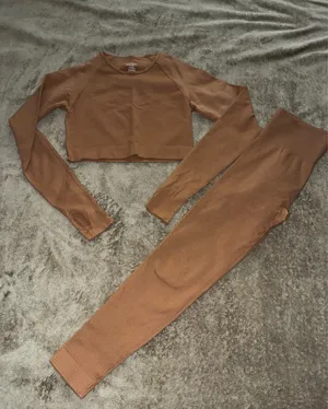 Amazon Brown Workout Set thumbnail 1