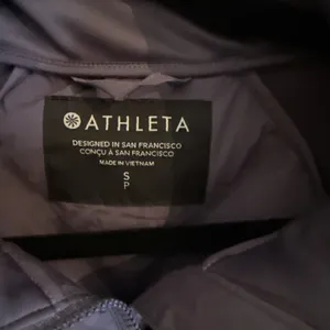 Athleta Inlet Jacket Purple Down Hybrid Zip Coat Size Small Missing Hood thumbnail 2