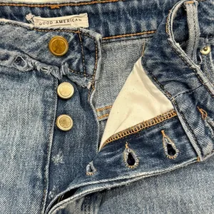 Good American Bombshell Jean Shorts Shadow Pocket Raw Hem Blue Size 20 Festival thumbnail 9
