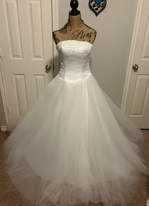 Mori Lee size 6 wedding dress - ball gown style - strapless- pearls/rhinestones thumbnail 1