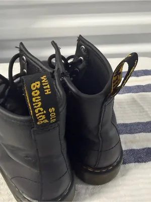 Dr. Martens Women’s 5 Black Leather 1460 Lace Up Combat Boots AirWair thumbnail 3