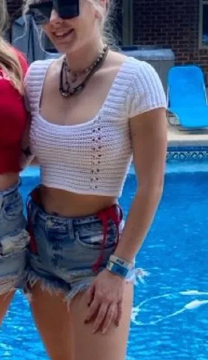 Crochet crop top White thumbnail 1