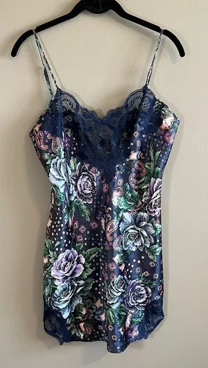✨ Vintage Gold Label Victoria’s‎ Secret Blue Lace Floral Satin Slip Small thumbnail 1