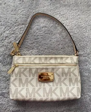 Michael Kors Small Purse thumbnail 1