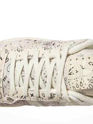 Adidas 80s Pastel Bandana Print Low-Top Sneaker 8.5 thumbnail 3