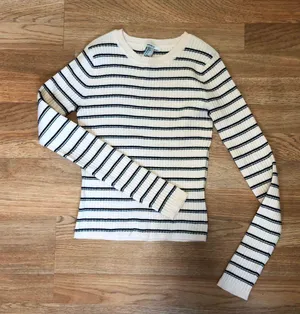 Forever 21 Baby Doll Pink Sweater thumbnail 3