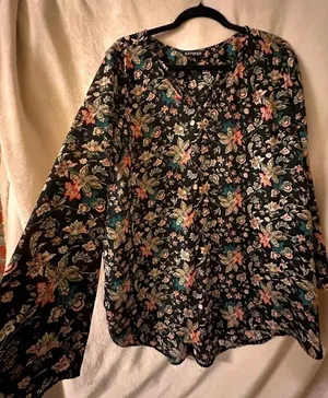 Express floral blouse size large thumbnail 1