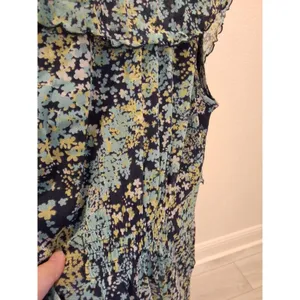 APT. 9 Sleeveless Multilayer Lined Ruffled Blue Floral Size M Women Blouse thumbnail 4