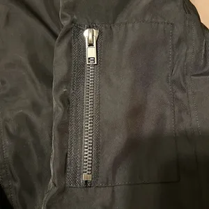 Article size M black with orange lining zip front bomber jacket EUC Size M thumbnail 9