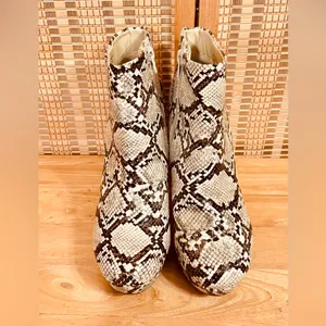 Dream Paris STOMP AAVETE Slip On Ankle Boots Chunky Heel Side Zipper Snake print thumbnail 5