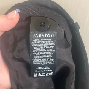 ✨Aritzia Babaton Pleated Mid-Thigh Black Sz 4 Shorts✨ thumbnail 13
