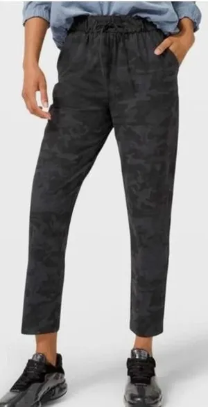 Lululemon Keep Moving Pant 7/8 High Rise Camo Brier Rose Sz 12 Workout thumbnail 1