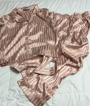 Tart Satin Pajama’s Boutique thumbnail 1
