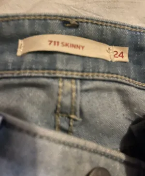 711 Flower Patch Levis  thumbnail 3