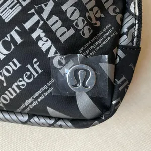 Lululemon Everywhere Belt Bag 1L Manifesto thumbnail 2