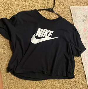 Black Nike top thumbnail 1