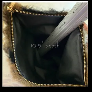 Chic Fur Crossbody Bag• absolutely new without tag thumbnail 3