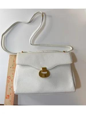Chic de Paris Structured Textured Gold Toned Hardware Vintage Shoulder Bag thumbnail 5