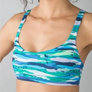 Lululemon Free To Be Bra Size 6 thumbnail 1