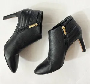 Vince Camuto Landria Leather Pebbled Quilted Ankle Booties Winter Fall Black - 8 thumbnail 1
