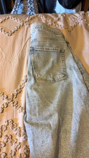 Old Navy Sky High Straight Leg Jeans thumbnail 2