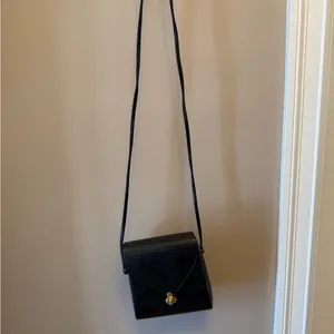 Elegant Black Textured Women's Bag thumbnail 4