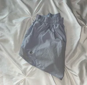 Lululemon 4” Hotty Hot Shorts thumbnail 2