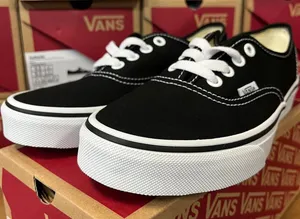 Vans Women's Black Trainers thumbnail 1