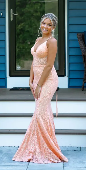 La Femme Prom dress!!!! thumbnail 1