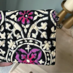 Vera Bradley Your Turn‎ Scroll Medallion Wristlet Wallet thumbnail 4