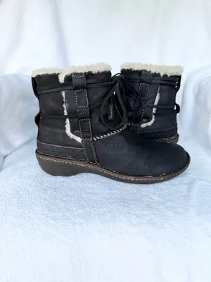 UGG AUSTRALIA COVE S/N 5136 SUEDE LEATHER GENUINE SHEEPSKIN Boots Size 9 Women’s thumbnail 2