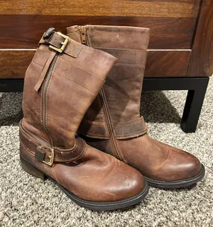 Brown Boots thumbnail 1