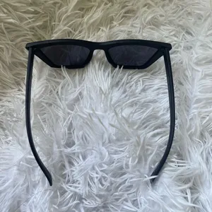 Black cat eye sunglasses thumbnail 2